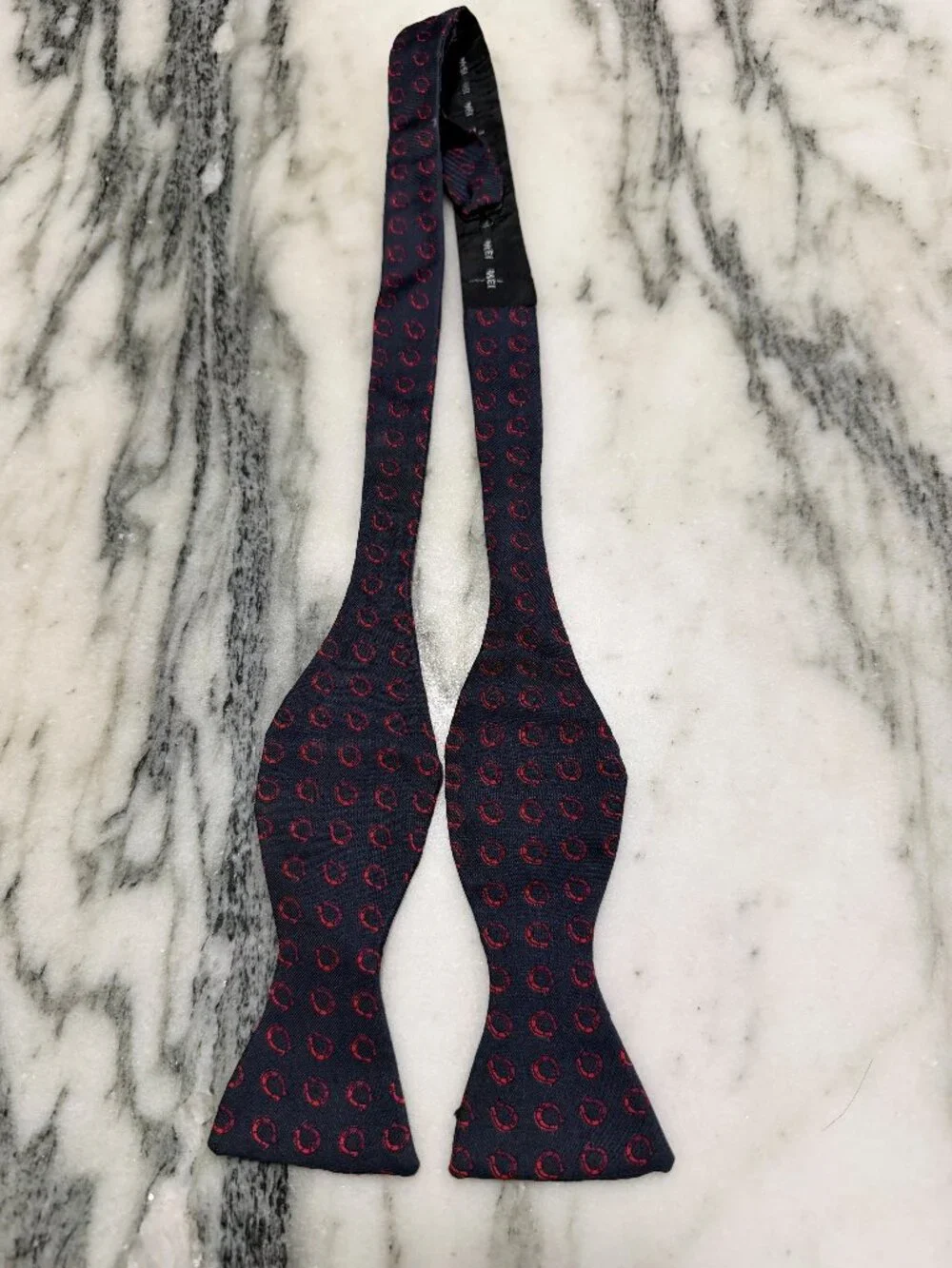 Authentic Gucci Silk Self-Tie Bow Tie